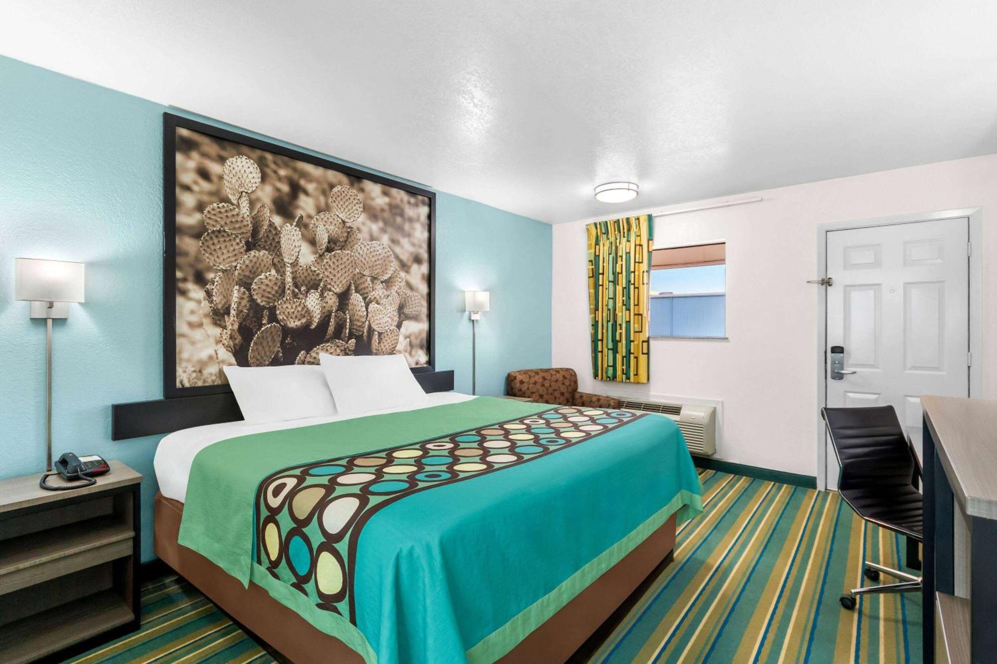 Motel Super 8 By Wyndham Pleasanton Extérieur photo